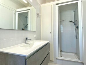 Hair dryer, towels - Brezza Marina Apartment, 50 meters from the beach (ALCAMO)