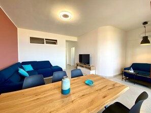 TV - Brezza Marina Apartment, 50 meters from the beach (ALCAMO)
