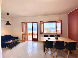 Dining - Brezza Marina Apartment, 50 meters from the beach (ALCAMO)