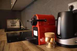 Coffee and/or coffee maker - The COCOONING Charm and comfort in a bright studio apartment (Perpignan)