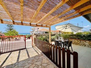 Outdoor dining - Dimora di Angela 100 meters from the sea (ALCAMO)