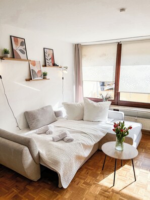 1 bedroom, desk, travel cot, free WiFi