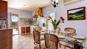 Dining - Villa Tali by Villa Plus (Ciutadella de Menorca)
