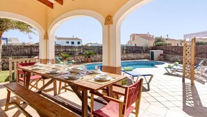Outdoor dining - Villa Tali by Villa Plus (Ciutadella de Menorca)