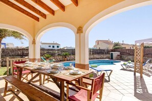Outdoor dining - Villa Tali by Villa Plus (Ciutadella de Menorca)