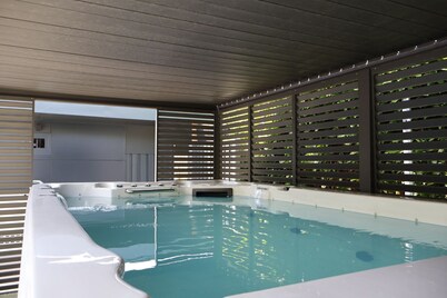 Luxury spa villa with a wonderful jacuzzi and sauna!