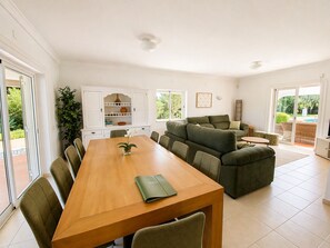Dining - Family Villa With Pool Near Armacao De Pera Beach (Porches)