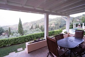 Outdoor dining - Villa Armonia B by Corfu Stay Solutions, Villa (Corfu)