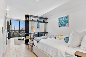 1 slaapkamer, een strijkplank/strijkijzer, wifi, beddengoed