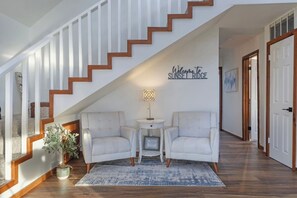 Interior - Sunset Ridge-Family Friendly Lake View Seclusion! (Eufaula)