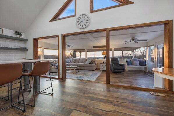 Interior - Sunset Ridge-Family Friendly Lake View Seclusion! (Eufaula)