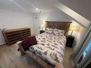 Strykjärn/strykbräda, wi-fi och sängkläder