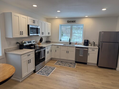 Relaxing Rutland Retreat Near Skiing, Dining & Hiking