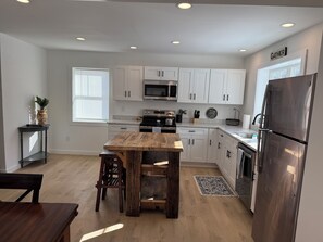 Mikrowelle, Ofen, Herdplatte, Geschirrspüler