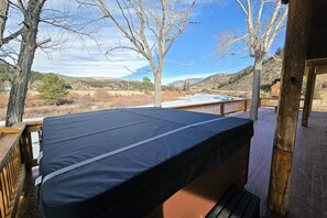 Terrace/patio - The Rivers Edge w/Hot Tub Near Wolf Creek (South Fork)