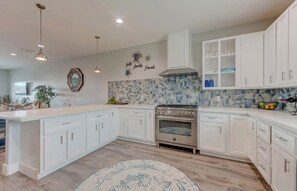 Private kitchen - 3201 S. 11th St - New Wave Rentals (Port Aransas)