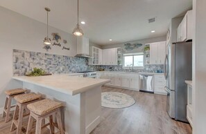 Private kitchen - 3201 S. 11th St - New Wave Rentals (Port Aransas)