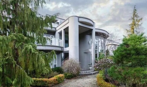 Vancouver Airport Blueberry Manor