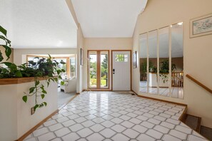Interior - Riverway Retreat - Spokane Valley (Spokane Valley)