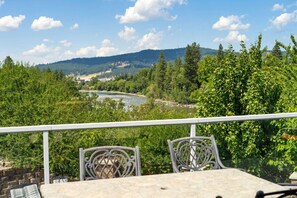 Outdoor dining - Riverway Retreat - Spokane Valley (Spokane Valley)