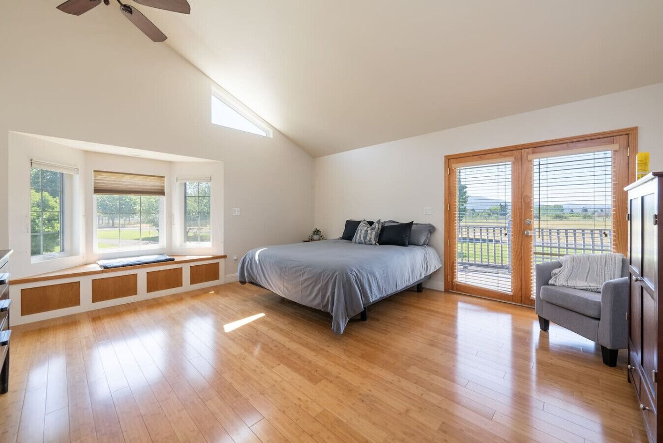 4 soverom, strykejern/-brett, wi-fi og sengetøy