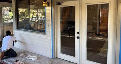Bicycle Vacation home Near Ojai. Casa De Oakview under 200 year old oaks.