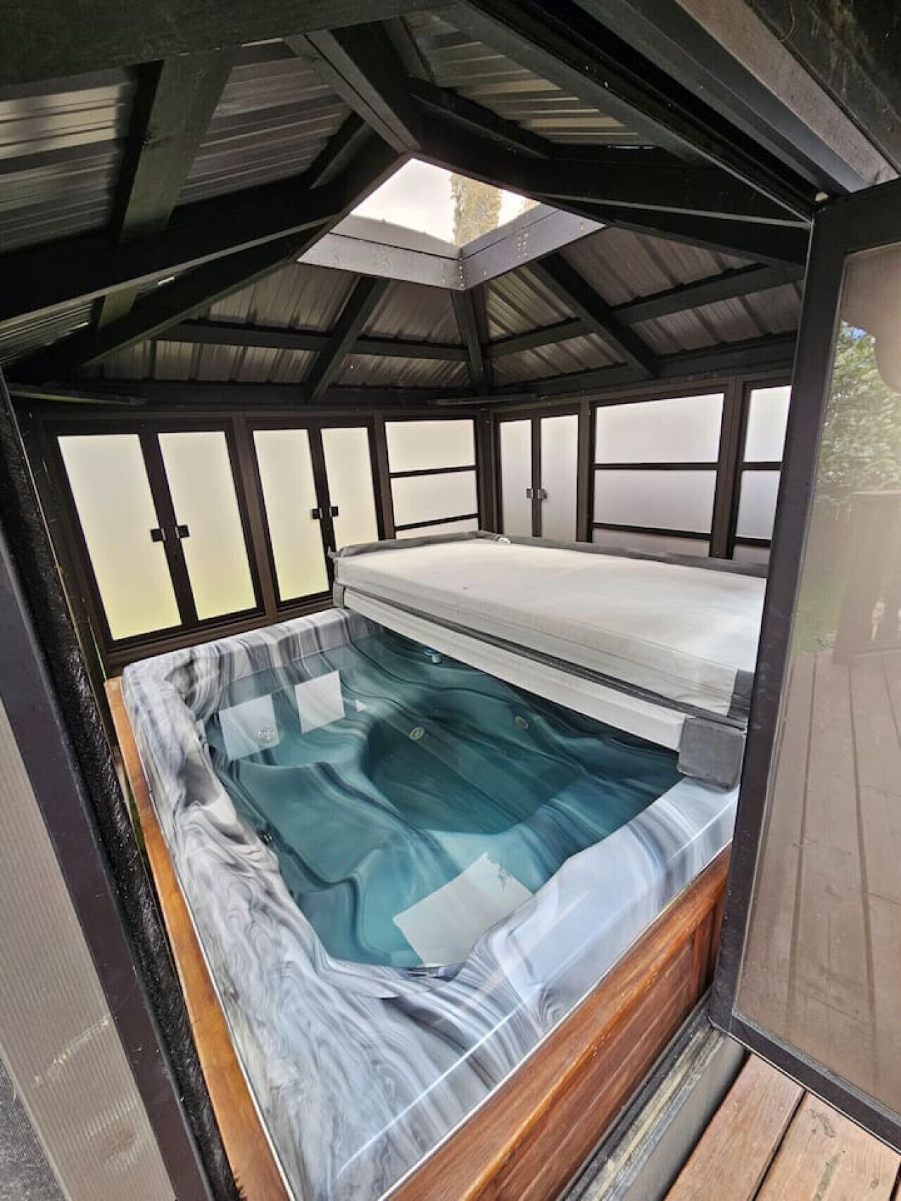 مغطس سبا داخلي