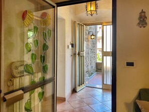 Interior - Un Angolo nel Borgo - Two Bedroom Apartment, Sleeps 7 (Camucia)