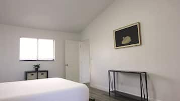 2 Schlafzimmer, Schreibtisch, Bügeleisen/Bügelbrett, WLAN