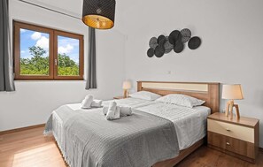 Iron/ironing board, travel cot, free WiFi - Pet friendly home in Radmani (Radmani)