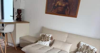 bungalow moorea tiki lodge