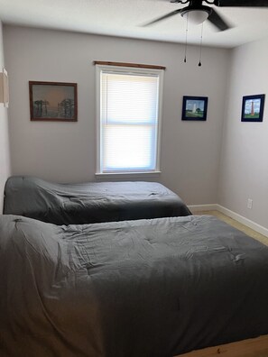 WiFi, bed sheets