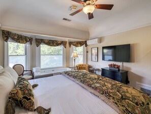 Double Room, 1 King Bed, Jetted Tub | Iron/ironing board, free WiFi - The Charles Napa, an Artfully Designed Inclusive Inn (Napa)