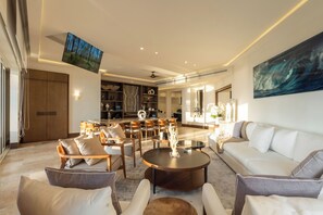 Living area - Oceanfront luxury apartment
beach access (Acapulco)