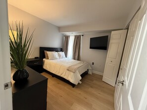 2 chambres, fer et planche à repasser, Wi-Fi, draps fournis