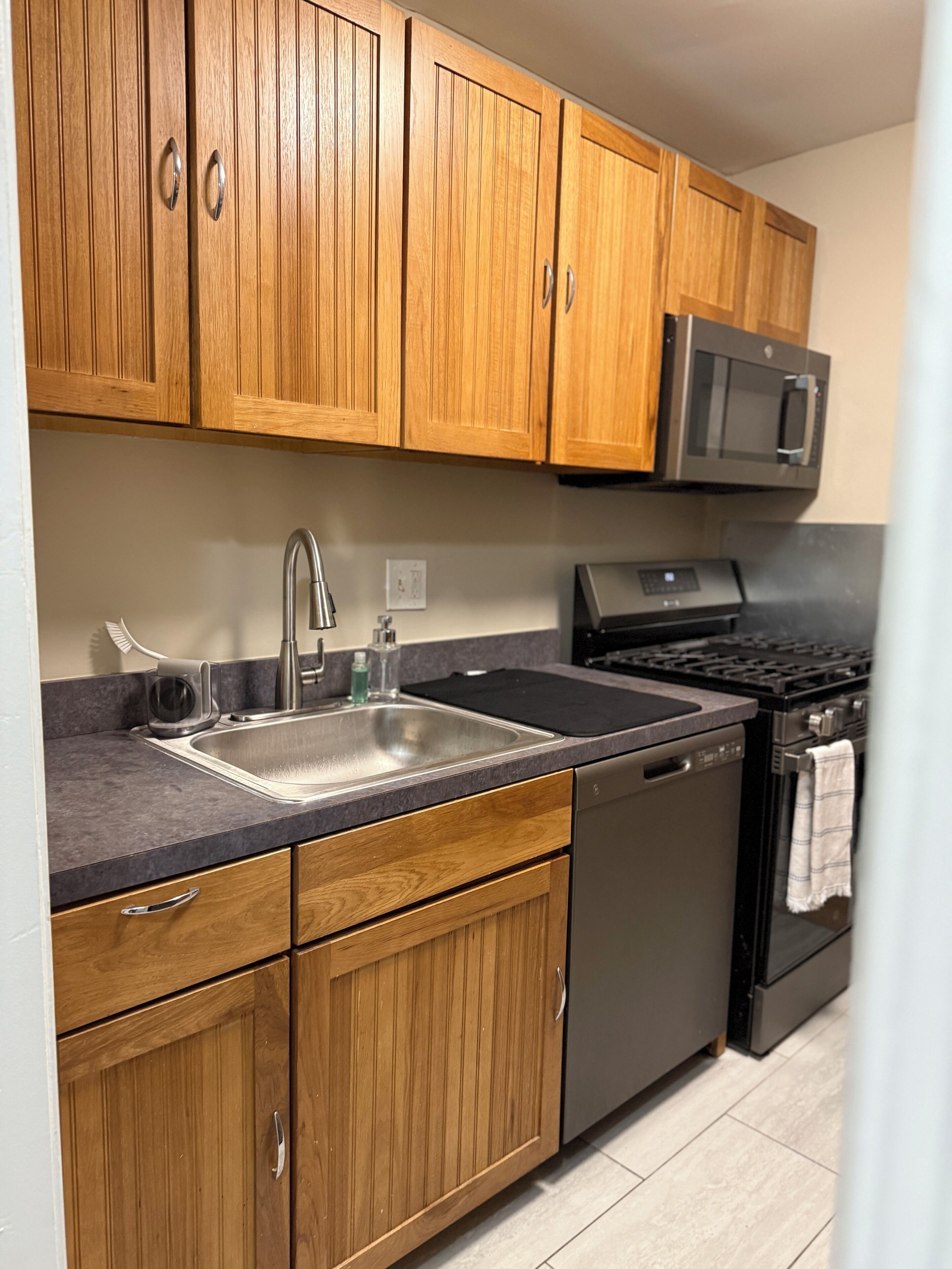 Micro-ondes, four, plaque de cuisson, lave-vaisselle