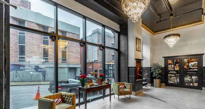 Park Hotel 1BR Suite 402