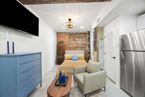 Tabla de planchar con plancha y wifi