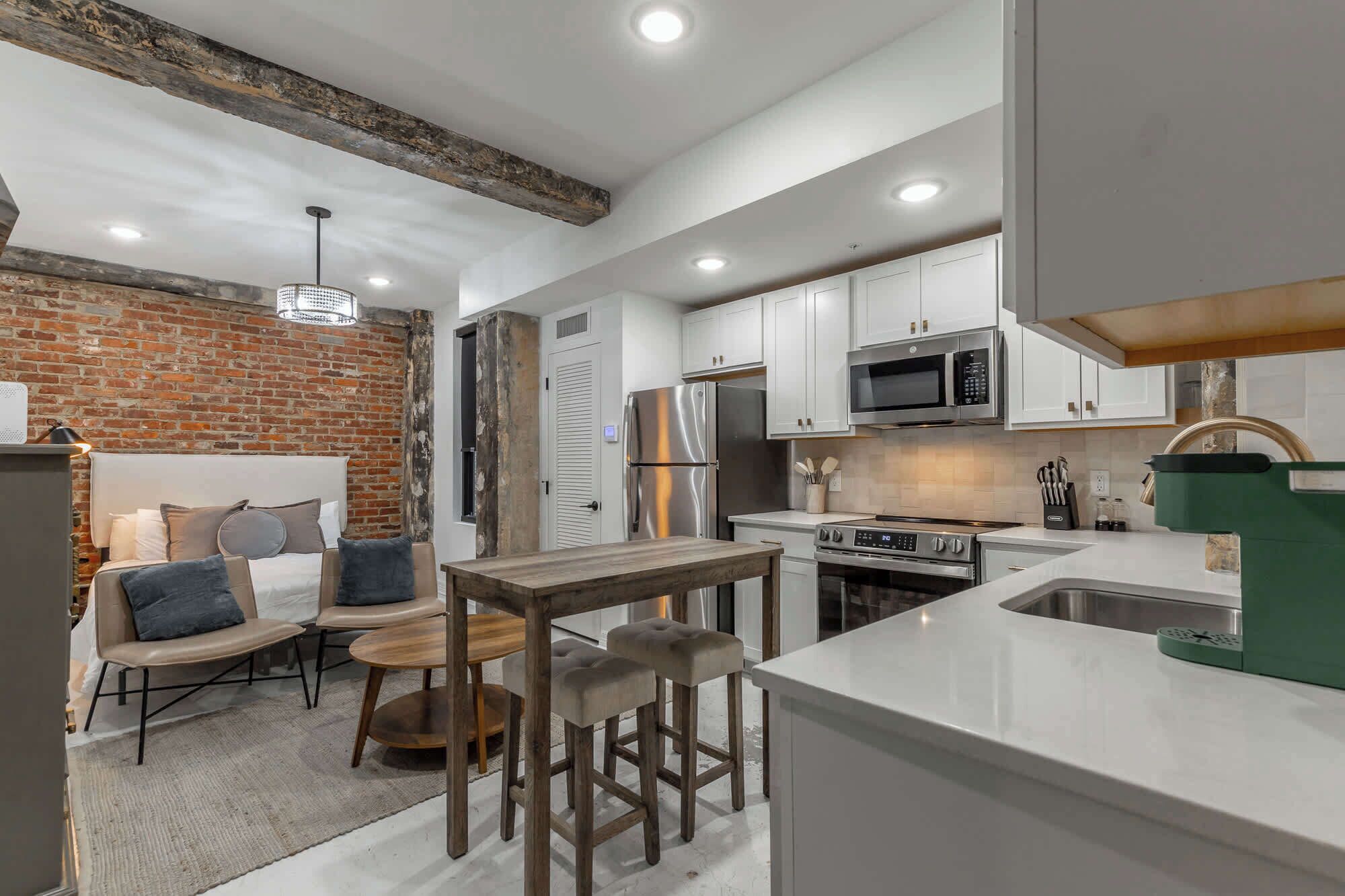 冰箱、微波炉、烤箱、炉灶