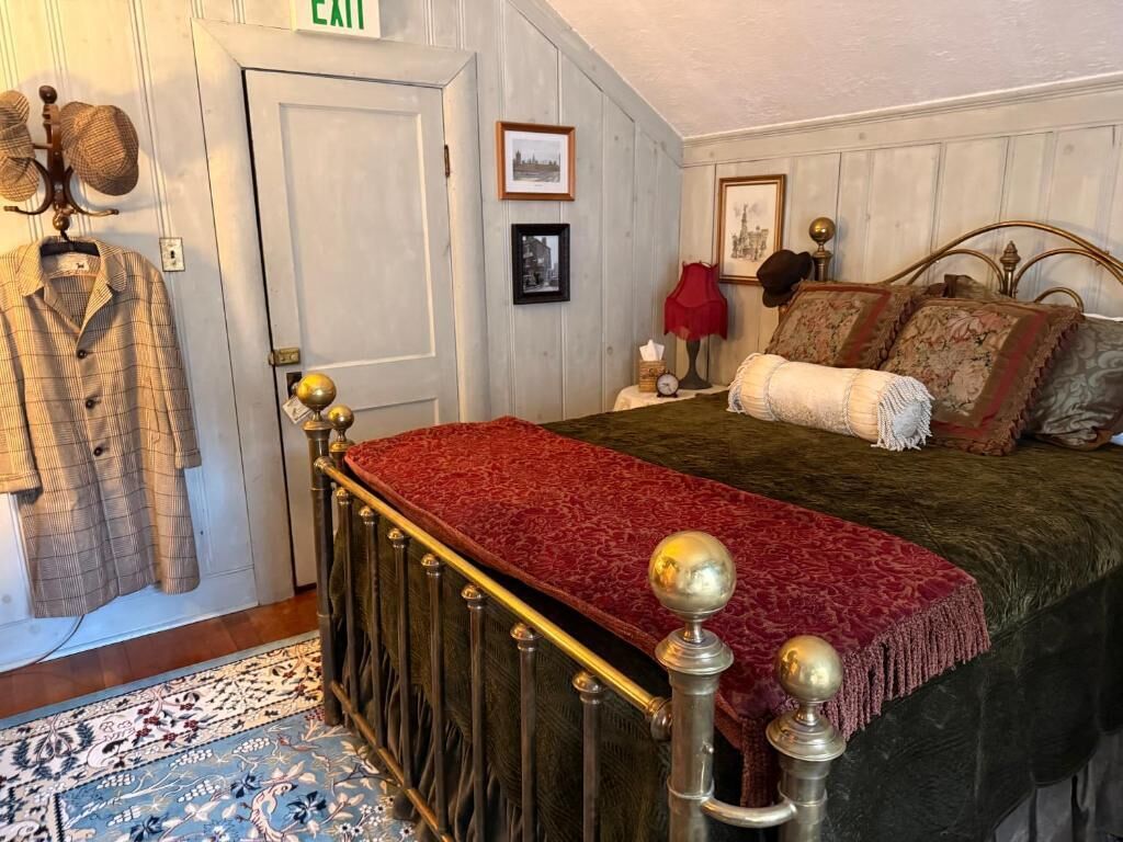 Double Room, 1 Queen Bed, Mountain View | Free WiFi