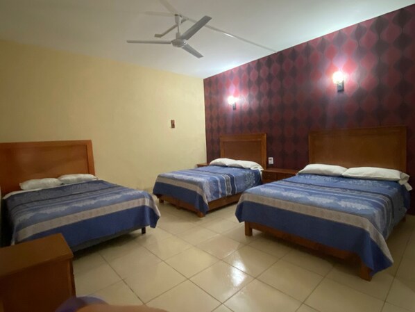 Family Triple Room | Desk, laptop workspace, free WiFi - HOTEL JOCARI (San Andrés Cholula)