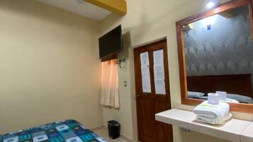 Habitación Deluxe | Escritorio, espacio para trabajar con laptop y wifi gratis