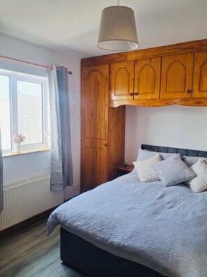 3 habitaciones, tabla de planchar con plancha y wifi gratis 