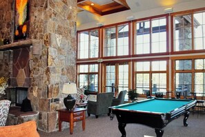 Spielezimmer