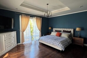 6 bedrooms, iron/ironing board, Internet, bed sheets - Casa Marieta, a place of peace and tranquility. (B.C.)