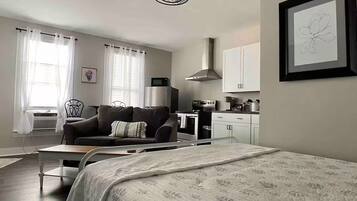 1 sovrum, skrivbord, strykjärn/strykbräda och gratis wi-fi