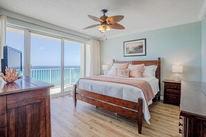 Bügeleisen/Bügelbrett, kostenloses WLAN, Bettwäsche