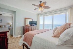 Fer et planche à repasser, Wi-Fi gratuit, draps fournis