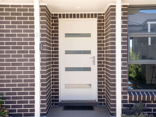 Villa Endsleigh | CBD Retreat, 2 Bed 2 Bath