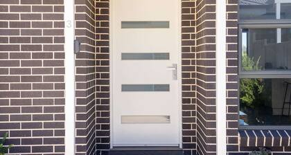 Villa Endsleigh | CBD Retreat, 2 Bed 2 Bath